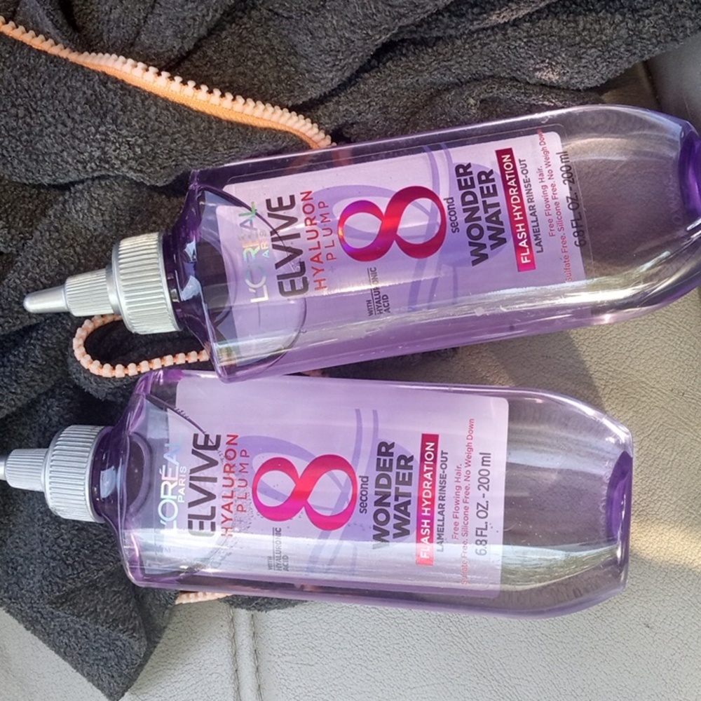 2 bottles L'OREAL ELVIVE 8 second Wonder Water Flash Hydration. NEW